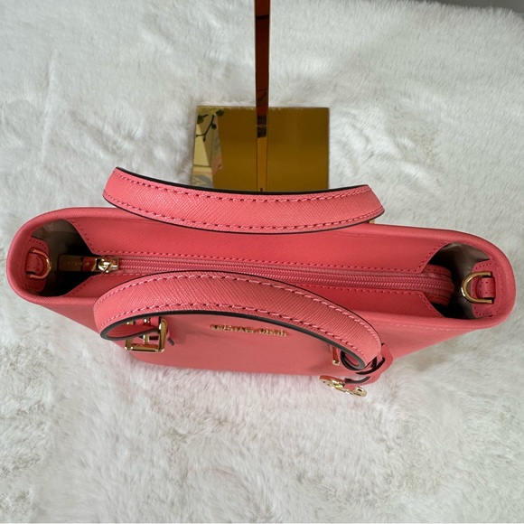 🆕 Michael Kors XS Jet Set Travel Tote Saffiano Leather Crossbody - Picture 4 of 13